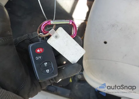 2012 Toyota Prius Three из США, поврежденный, VIN JTDKN3DUXC1609880